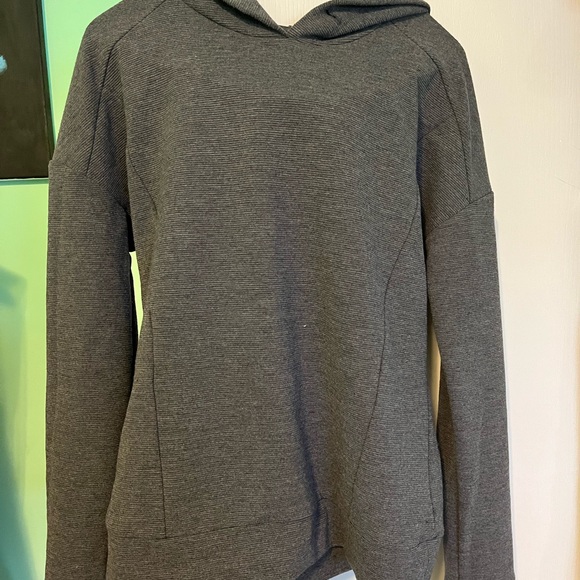 Grey dynamite semi crop hoodie - Picture 1 of 3